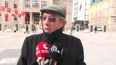 Vatandaşlar, ekonomik kriz nedeniyle 2025 yılından bir beklentileri olmadığını ifade