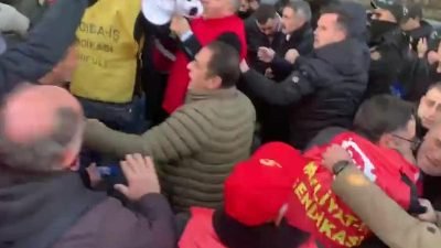 Sabah saatlerinde İstanbul Kartal'dan yola çıkan Polonez işçilerine Kocaeli Gebze'de