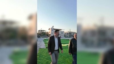 Arsuz Belediye Başkanı Sami Üstün, Karaağaç Mahallesi'nde yapımı tamamlanmak üzere
