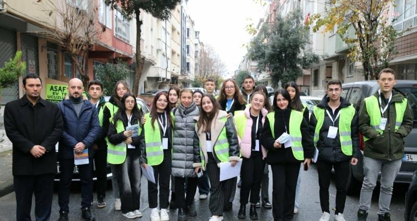 Bayrampaşa Belediyesi İklim Değişikliği ve Sıfır Atık Müdürlüğü’ne bağlı ekipler,