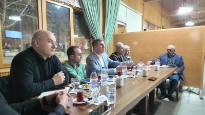 Burdur Belediye Başkanı Ali Orkun Ercengiz, mahalle muhtarları ile bir