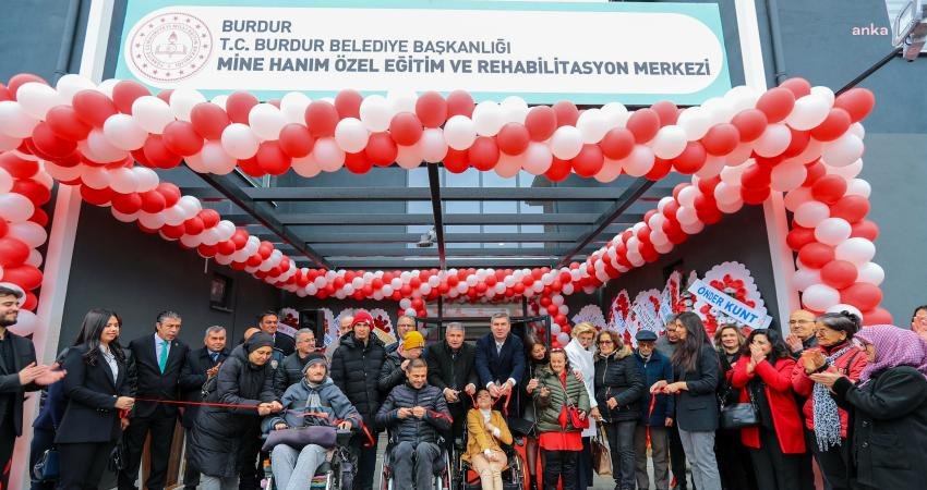 Burdur Belediyesi 3 Aralık Dünya Engelliler Günü'nde, engelli bireylerin sosyal
