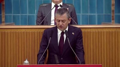 CHP Genel Başkanı Özgür Özel, partisinin grup toplantısında, Cumhurbaşkanı Recep