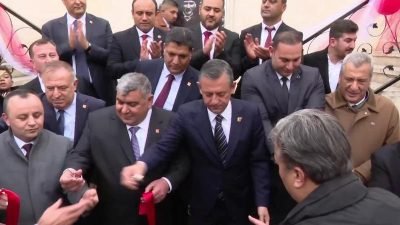 CHP Genel Başkanı Özgür Özel, Kilis'te Emekli Kıraathanesi'nin açılışını yaptı.