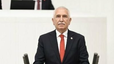 CHP Tokat Milletvekili Kadim Durmaz, üzerinde pestisit barındıran meyve ve