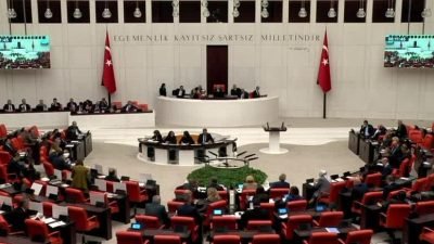 CHP Adana Milletvekili Müzeyyen Şevkin, açıklanan yeni asgari ücretin vatandaşı