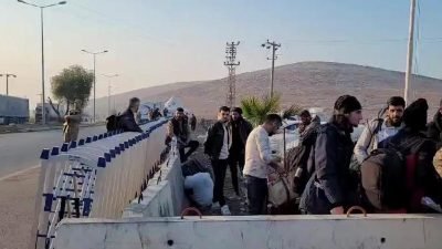 Suriye'de Beşar Esad yönetiminin düşmesiyle hareketli olan Cilvegözü'nde yoğunluk, düne