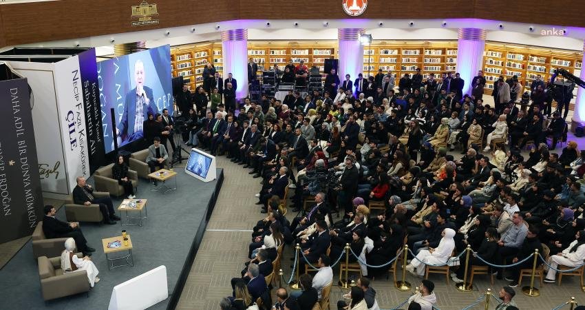 Cumhurbaşkanı Recep Tayyip Erdoğan, "Ülkemizin geleceğini emanet edeceğimiz gençlerimizi yalnızca