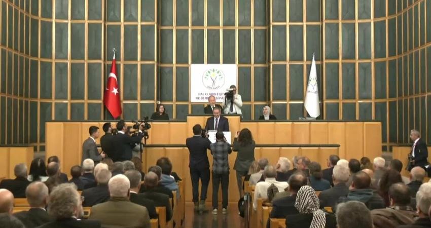 DEM Parti Eş Genel Başkanı Tuncer Bakırhan, "İmralı görüşmelerinin yeniden