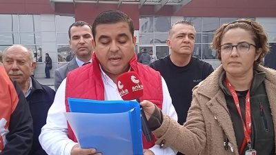 Devrimci Sağlık İşçileri Sendikası (Dev Sağlık-İş) üyeleri, toplu sözleşme ve haklarının