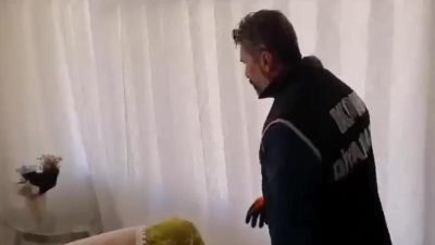 Diyarbakır’da polis ekiplerince düzenlenen operasyonda, kaçak bin 300 şişe içki