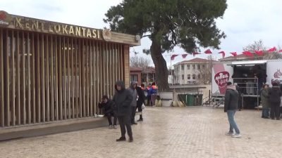 Edirne Belediyesinin Kent Lokantası hizmete açıldı. Edirne Belediye Başkanı Filiz