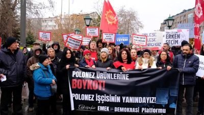Sendikalı oldukları gerekçesiyle işten atılan Polonez işçilerine destek açıklaması yapan