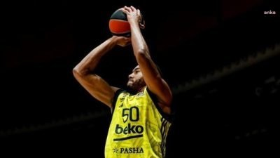 Fenerbahçe Beko, EuroLeague'deki 16. hafta maçında konuk olduğu Barcelona'ya 90-63