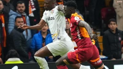 Galatasaray, Süper Lig'in 14. haftası'nda konuk ettiği Eyüpspor ile 2-2 berabere