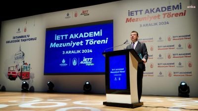 İstanbul Büyükşehir Belediye (İBB) Başkanı Ekrem İmamoğlu, İETT Akademi Mezuniyet