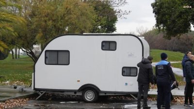 Kartal Belediyesi ve İstanbul Büyükşehir Belediyesi (İBB) Zabıta ekipleri Kartal