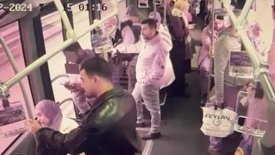 Esenyurt'ta, Beylikdüzü yönünde ilerlemekte olan metrobüs, rögar kapağının üstünden geçtiği