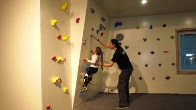 Dünyanın yeni ilgi çekmeye başlayan sporu tırmanış, yaş engeli tanımıyor.