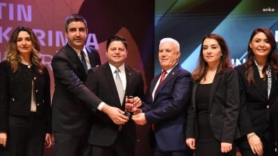 Kadıköy Belediyesi, 'Kadıköy Dükkân' ile Yerel Kalkınma kategorisinde, 'Kadın Kaynakçılar