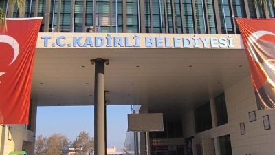 Osmaniye'de Kadirli Belediye Başkanı Mustafa Mert Olcar, Suriyelilerin ülkelerine dönmeleri