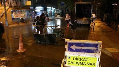 Kartal Belediyesi Fen İşleri Müdürlüğü ekipleri, kentte etkili olan sağanak