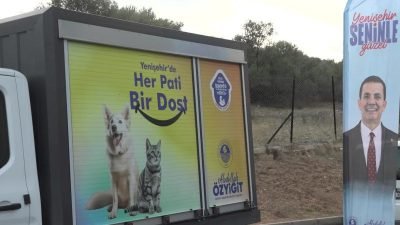 Lise öğrencilerinden oluşan Mersin Interact Kulübü üyeleri, Yenişehir Belediyesi Geçici