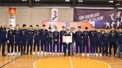 Lüleburgaz Belediyesi’nin Gökhan Teksöz anısına düzenlediği ve U-16 takımlarının yer