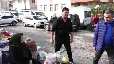 Manavgat Belediye Başkanı Niyazi Nefi Kara, Cuma Pazarı’nı ziyaret ederek