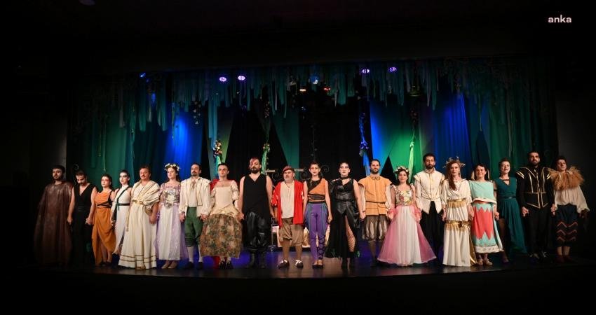 Manisa Büyükşehir Belediyesi Şehir Tiyatrosu, Ekim ayından bu yana sahnelenen