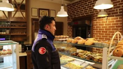 Marmaris Belediyesi Zabıta Müdürlüğü ekipleri, fırınları denetledi. Yapılan denetimlerde hijyen kurallarına