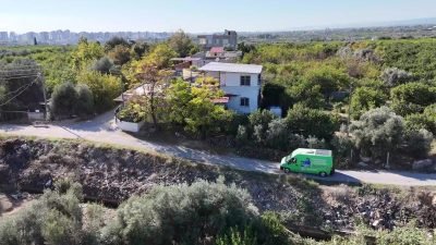 Mersin'de Mezitli Belediyesi’nin hayata geçirdiği Mobil Kuaför projesi kentin farklı
