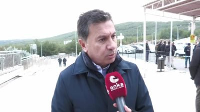 Muğla Büyükşehir Belediye Başkanı Ahmet Aras, Sağlık Bakanlığı'na ait ambulans
