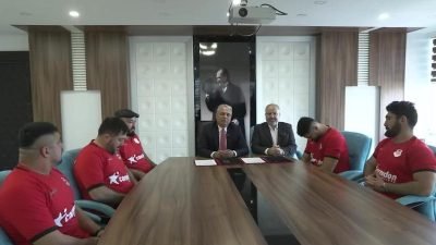 Muratpaşa Belediye Başkanı Ümit Uysal, 2025 yılı güreş sezonunda ilçeyi