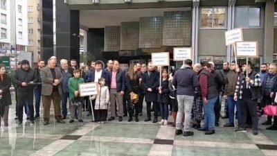 Nazilli Belediyesi'ne ait dükkanların kira sözleşmelerinin sonlanmasının ardından esnaf, kiralarda