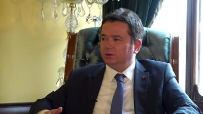 'Umudunuzu yitirmeyin' çağrısı yapan Osmangazi Belediye Başkanı Erkan Aydın, gençlere