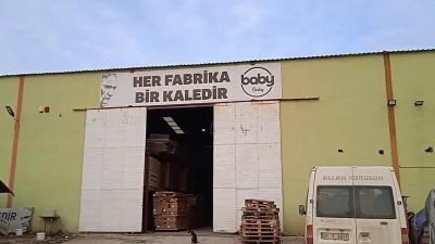 Osmaniye'de modüler mobilya imalatı yapan bir fabrika sahibi Atakan Ertuğ,