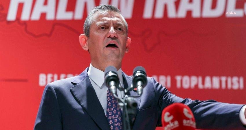 CHP Genel Başkanı Özgür Özel, Cumhurbaşkanı Recep Tayyip Erdoğan'ı protesto