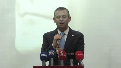 CHP Genel Başkanı Özgür Özel, engelli sivil toplum kuruluşlarıyla bir