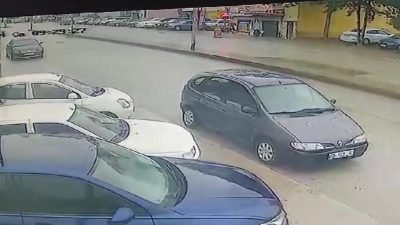 Karabük'te, polisin "dur" ihtarına uymayıp kaçan ehliyetsiz sürücü, park halindeki