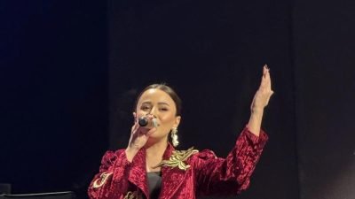 Şarkıcı Hilal Altın, Sultangazi Belediyesi’nin kültür sanat etkinlikleri kapsamında düzenlediği