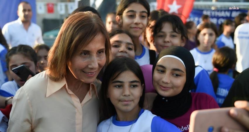 Seyhan Belediyespor Kulübü Satranç Takımı oyuncuları Efsa Uğurel ve Kayra