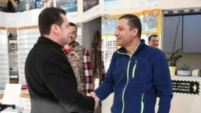 Silivri Belediye Başkanı Bora Balcıoğlu, Turgut Özal Bulvarı'ndaki işletmeleri ziyaret