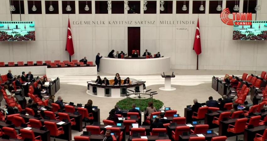 CHP Grup Başkanvekili Murat Emir, TBMM Genel Kurulu'nda, 3 Aralık Engelliler Günü'nde