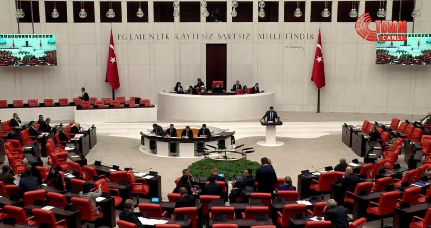 Saadet Partisi Grup Başkanvekili Bülent Kaya, TBMM Genel Kurulu'nda yaptığı