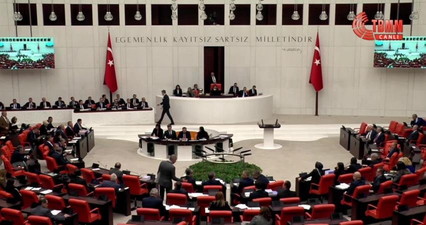  TBMM Genel Kurulu'nda bütçe görüşmeleri sırasında Saadet-Gelecek Grubu Grup Başkanvekili