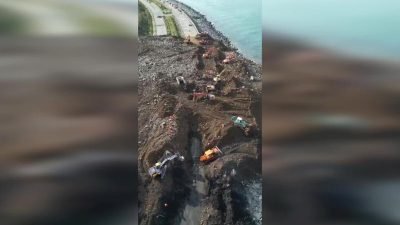 Ulaştırma ve Altyapı Bakanlığı, Arhavi-Hopa-Sarp Devlet Yolu’nda meydana gelen heyelan nedeniyle