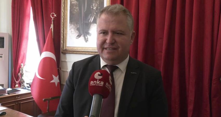 İzmir'de 31 Mart yerel seçimlerinin ardından belediyeyi kayyum yönetiminden devralan