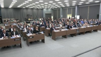 Mersin Büyükşehir Belediye Başkanı Vahap Seçer, “Suriyelilerin güvenle, onurlu ve