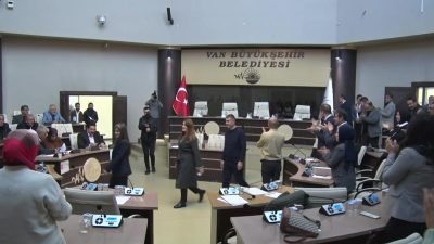 Van Büyükşehir Belediyesi Aralık ayı Meclis Toplantısı'nda konuşan Eşbaşkan Abdullah